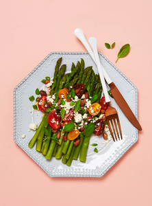 ชุดช้อนส้อมมีดสแตนเลสสีโรสโกลด์พร้อมด้ามจับสีขาว สำหรับโต๊ะอาหาร - Product Image 6