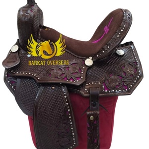 Silla de montar de cuero para caballo, estilo western, personalizada, marrón, con incrustaciones de cruz rosa repujada, duradera, portátil, tipo inglés, para carreras de barriles. - Product Image 1