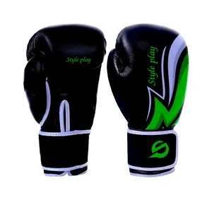 Gants de boxe Fury Green en cuir PU durable - Product Image 1