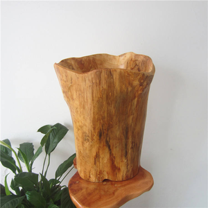 Cubo de Madera Rústico Tallado a Mano para Decoración del Hogar, Estilo Rústico, para Interiores y Exteriores, por MULTI CRAFT - Product Image 1