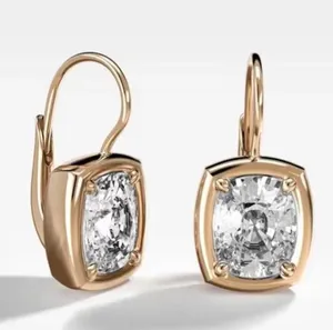 Pendientes colgantes de diamante cultivado en laboratorio con corte cojín de 4.00 quilates, EF/VS1, en oro amarillo de 14k - Product Image 3
