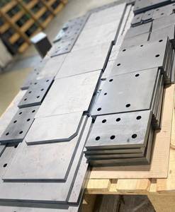 Service de découpe de tôles en acier inoxydable avec technologie laser, composants en tôle perforée et peinte par poudrage, usinés par CNC - Product Image 6