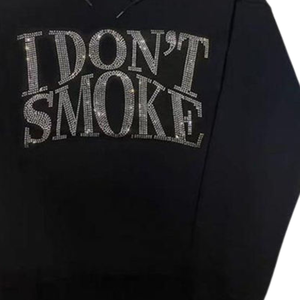 Sweat-shirt à capuche noir pour homme avec texte en strass, style streetwear, en molleton de coton, logo personnalisé, vente en gros - Product Image 4