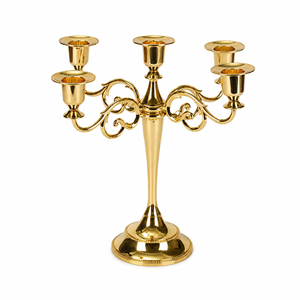 Candelabros de metal dorado elegantes de 3 brazos para centros de mesa decorativos para cenas de gala y eventos. - Product Image 6