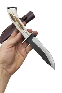 Couteau de chasse à lame fixe en acier au carbone fait main, personnalisé OEM/ODM, avec manche en corne de cerf, lame à pointe tombante, étui en cuir noir - Product Image 2