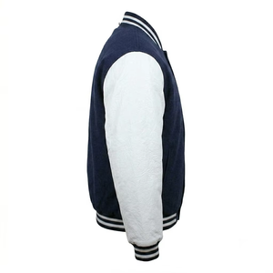 Veste en laine de haute qualité avec logos personnalisés et manches en cuir, idéale pour les collégiens et comme veste de sport pour les activités de plein air. - Product Image 3