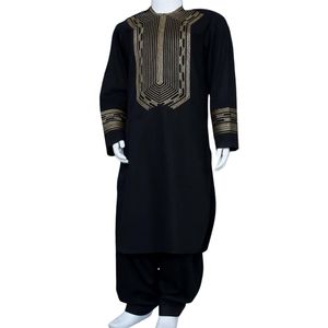 Robe afghane pour homme en coton mélangé de luxe, design noir et or, confortable, modèle signature. - Product Image 1