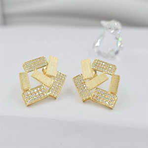 ชุดเครื่องประดับเงินแท้ 925 ชุบทองคำขาว ประดับเพชรซิร์คอน ดีไซน์ทันสมัย ของขวัญสำหรับผู้หญิง คุณภาพสูง จากฮ่องกง - Product Image 5