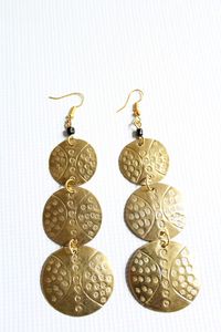 ต่างหูทรงหยดน้ำสามวงกลมสีทองทันสมัย - Product Image 3