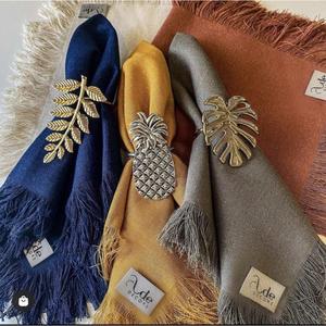 Anneaux de serviette en laiton ajouré en forme de feuille argentée pour décoration de table, qualité alimentaire, design moderne, prix abordable - Product Image 6
