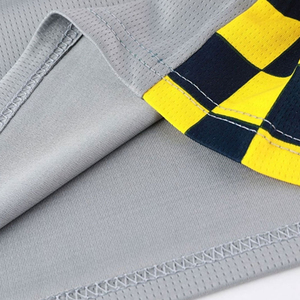 Nuevo Uniforme de Baloncesto Elegante con Colores Personalizados y Diseños Únicos, Ideal para la Identidad y el Rendimiento del Equipo - Product Image 5