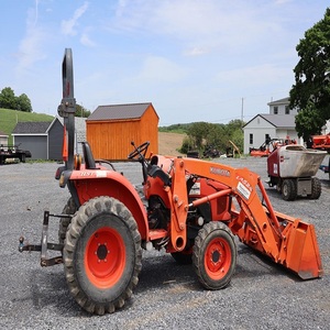 Potente tractor Kubota L3218 diseñado para trabajo agrícola pesado, motor fuerte, rendimiento confiable para uso agrícola diario. - Product Image 3