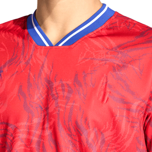 Nueva Camiseta de Rugby Sublimada de Alta Calidad, Color Rojo Brillante con Textura Sutil, Cuello en V, Manga Corta, Personalizable - Product Image 6
