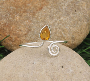 Anillo de Boda Minimalista de Citrino Natural, Plata de Ley 925, Corte Redondo Clásico y Simple, Banda Delgada Apilable para Mujer - Product Image 3