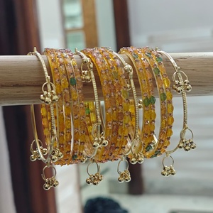 Juego de Brazaletes de Cristal Naranja Cachemir Premium con Incrustaciones de Cristal y Adornos Dorados Tradicionales para Novia, 16 Piezas - Product Image 2