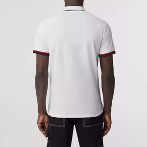 Polo à manches courtes blanc pour homme avec col et poignets à bordure rouge, coupe classique, décontracté, en coton piqué, couleur unie - Product Image 2