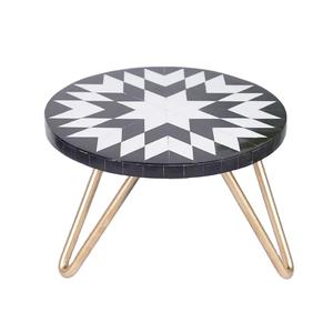 Elegante plato de madera para servir arte de resina con soporte de metal, exhibición contemporánea de pastel de postre para decoración de hogar, restaurante y fiesta - Product Image 4