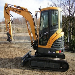 Miniexcavadora Hyundai para empresas de construcción con potencia de excavación confiable y estructura duradera. Excavadora compacta Hyundai. - Product Image 1