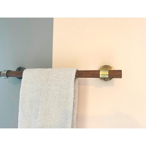 Toallero de madera de Sheesham con herrajes de latón |   Accesorios de Baño Hechos a Mano al por Mayor - Product Image 5