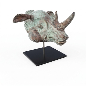 Sculpture de tête de rhinocéros en bois sur support en métal, style rustique tribal, objet décoratif de table, accent de décoration intérieure - Product Image 1
