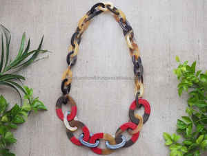 Collier en corne unisexe fait à la main avec motif en forme de numéro mignon chaîne à maillons cadeau en vrac parfait pour la fête de mariage fabriqué au Vietnam - Product Image 4