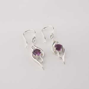 Pendientes Colgantes de Plata de Ley 925 con Baño de Oro y Amatista NG-033 de Nikhil Gems, Joyería Elegante Hecha a Mano con Gema Púrpura, a la Moda - Product Image 3