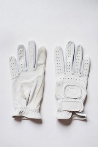 Guante de Golf de Cuero Genuino Transpirable para Todo Clima, Construcción Duradera, Ajuste Cómodo para Jugar por Tiempo Prolongado en el Campo - Product Image 2