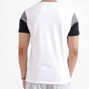 เสื้อยืดคอกลมแขนสั้นผู้ชาย ลายบล็อกสี ทรงปกติ ผ้าถัก - Product Image 2