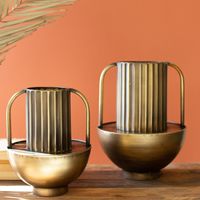 Vase de table moderne en laiton, style côtier, pour une décoration intérieure luxueuse