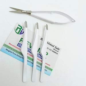 Pinzas para Cejas Personalizadas, Ecológicas, de Acero Inoxidable Japonés, Color Blanco, Ligeras, Antiestáticas, Duraderas, con Punta Inclinada - Product Image 1