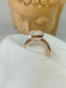 Élégante bague en diamant taille Asscher en or rose |   Éclat vintage inspiré du style Step Cut |   Bijoux de mariage raffinés et luxueux pour elle - Product Image 2