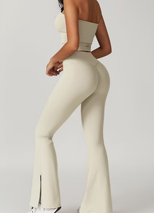 Ensemble de yoga deux pièces pour femme avec haut sans bretelles à logo personnalisé, leggings évasés à taille haute et coupe ajustée, vêtements de sport du fabricant 2026 - Product Image 2