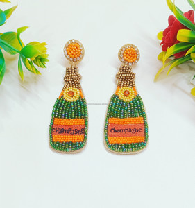 Boucles d'oreilles pendantes de haute qualité, forme d'ailes classiques, perles de rocaille, brodées à la main, multicolores, unisexes, pour mariages, fêtes, mode - Product Image 2