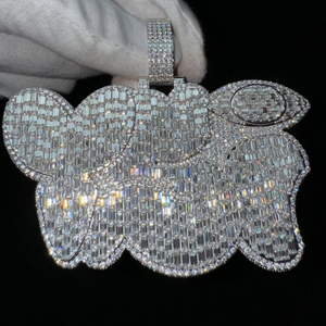 จี้เพชรโมอิสซาไนต์แบบกำหนดเอง VVS พร้อมสร้อยคอเงินแท้ 925 ประดับเพชรแบบ Iced Diamond สำหรับผู้ชาย สไตล์ฮิปฮอป พร้อมจี้ตัวอักษรชื่อ  ผ่านการทดสอบเพชร - Product Image 1