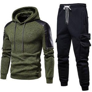 Conjunto deportivo ligero y transpirable para hombre, ideal para entrenamiento, fitness, jogging, calentamiento y actividades al aire libre. - Product Image 1