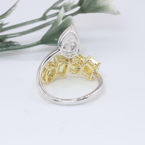 Bague solitaire en diamant de laboratoire taille poire de qualité supérieure, avec bande ovale taille émeraude jaune fantaisie, ensemble de mariage en or bicolore, bagues de mariage raffinées - Product Image 4