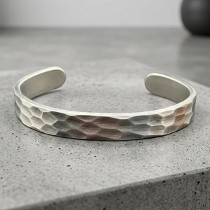 กำไลข้อมือเงินแท้ตอกลาย สไตล์ไวกิ้ง เครื่องประดับโลหะทันสมัย - Product Image 4