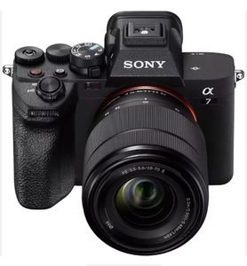 Cámara sin Espejo de Fotograma Completo 100% IV con Kit de Lente Zoom 2026 de 28-70 mm - Product Image 1