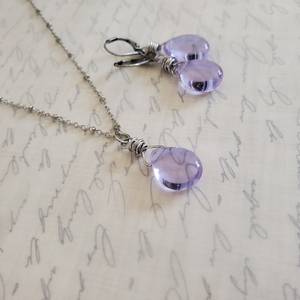 Pendentif en verre tchèque en forme de goutte d'eau lavande avec fleur d'orchidée plaquée or, bijoux de fiançailles vintage - Product Image 2