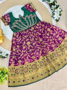 Vestido Festivo Clásico de Seda para Niñas – Especial para Eventos Culturales y Fiestas - Product Image 4