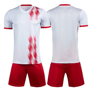 Uniformes de football personnalisés en usine, maillots de football avec design par sublimation, respirants et à séchage rapide - Product Image 6