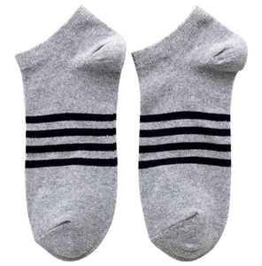 ถุงเท้าผู้ชายผ้าฝ้ายขายส่งสำหรับฤดูใบไม้ร่วง เป็นมิตรกับสิ่งแวดล้อม ระบายอากาศได้ดี ป้องกันแบคทีเรีย กันลื่น แบบข้อสั้น ซึมซับเหงื่อได้ดี - Product Image 1