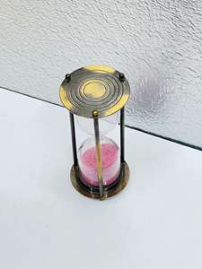 Sablier 3D en laiton massif de 6 pouces, finition Commando, motif animal et ange |   Pièce de table décorative vintage en fonte pour la remise des diplômes - Product Image 2