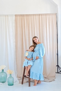 Robe en lin bleu clair mère et fille, tenue de soirée assortie avec boutons avant et bandeau élastique doux sur les épaules nues, mignon - Product Image 4