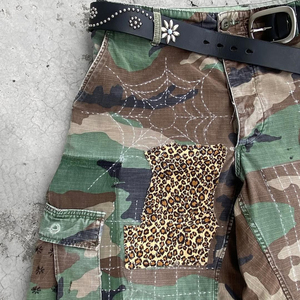 <b>Men's</b> Camouflage Patchwork Bermuda <b>Shorts</b> With Leopard <b>Patches</b> And Applique Design Casual Style Mid Waist Canvas Material - Product Image 2