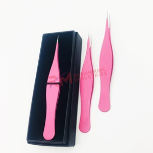 Pinzas para Cejas de Acero Inoxidable Rosa con Punta Puntiaguda, Duraderas y de Estilo Moderno - Product Image 2