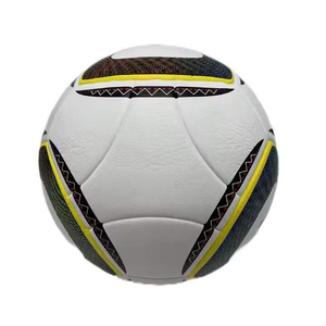 Balón de Fútbol Blanco con Patrón Amarillo y Negro, Impresión en Serigrafía Duradera, Estilo Popular, Balón Deportivo - Product Image 2