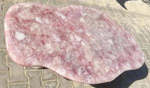 Mesa de Comedor de Lujo con Tapa de Cuarzo Rosa Natural, Hecha a Mano, con Borde Natural, Mueble Moderno de Piedra Preciosa para Decoración de Comedor - Product Image 3