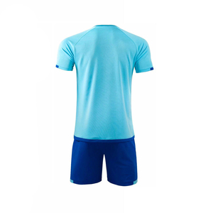 Tenues de football personnalisées bleu et blanc, élégantes, de haute qualité, à manches courtes, kits de football par sublimation, séchage rapide - Product Image 6