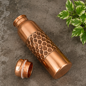 Bouteille d'eau bicolore marron foncé et cuivre martelé – Gourde de voyage portable au design traditionnel - Product Image 6